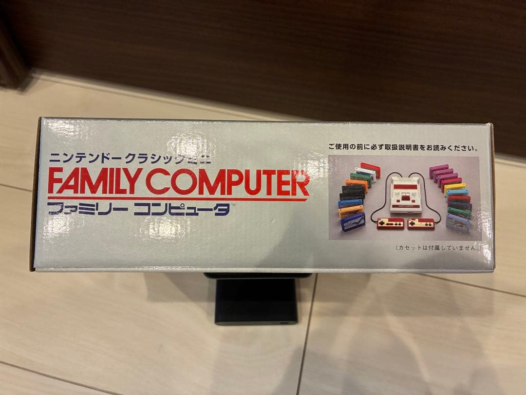 アダプタ付　ニンテンドークラシックミニ ファミリーコンピュータ