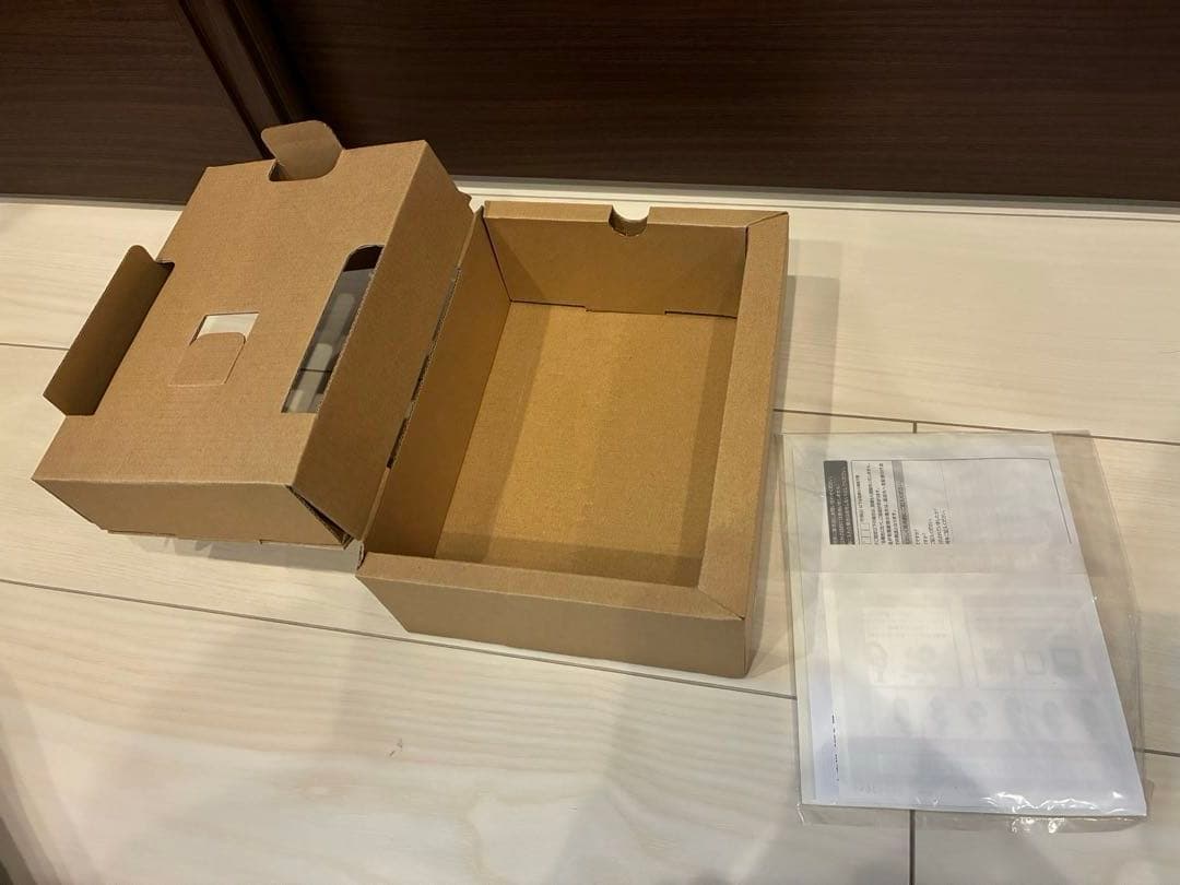 アダプタ付　ニンテンドークラシックミニ ファミリーコンピュータ