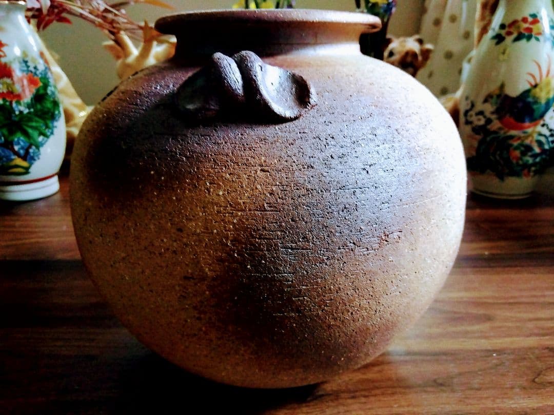 備前焼き?陶器製花瓶 .2313グラム位