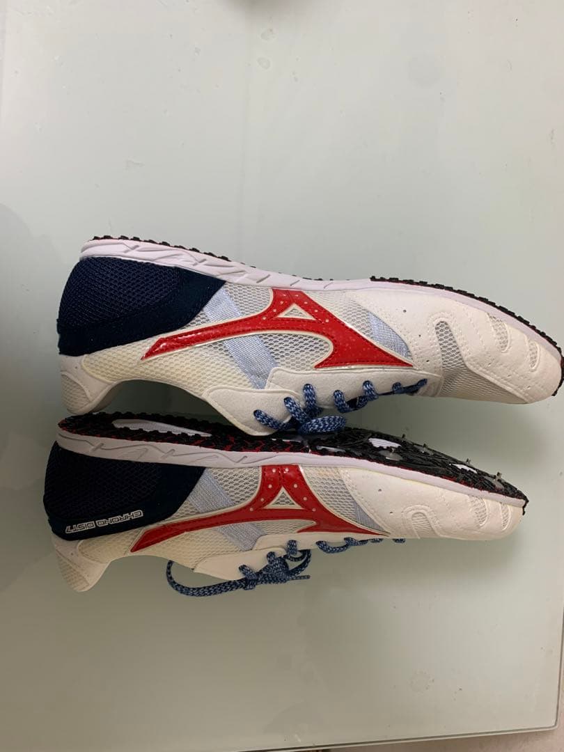 新品未使用　　陸上中長距離スパイク　ミズノCHRONODIST7 25.0