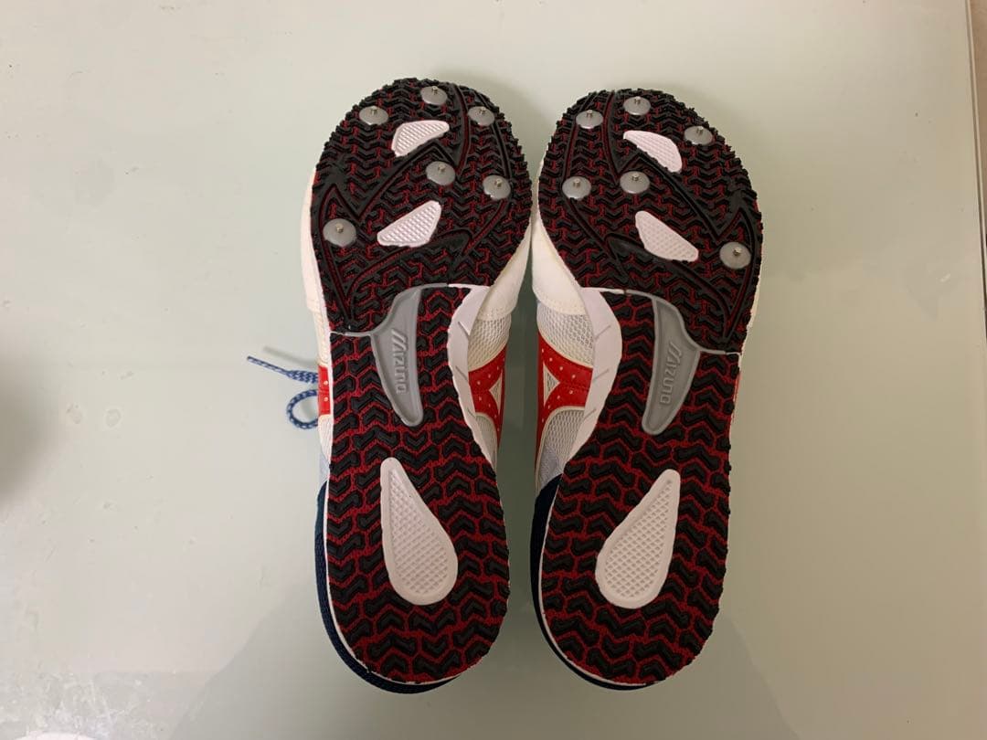 新品未使用　　陸上中長距離スパイク　ミズノCHRONODIST7 25.0