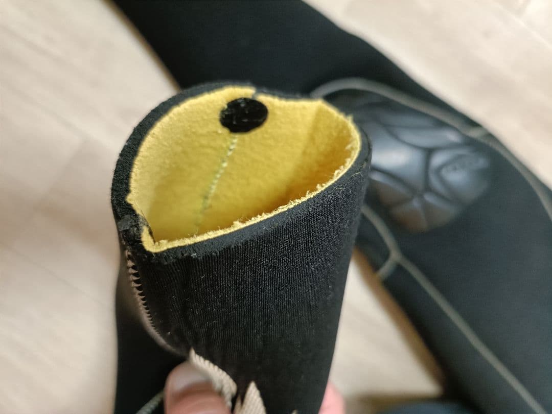 BEWET ビーウェット　セミドライ　ウエットスーツ　裏起毛　ネックエントリー