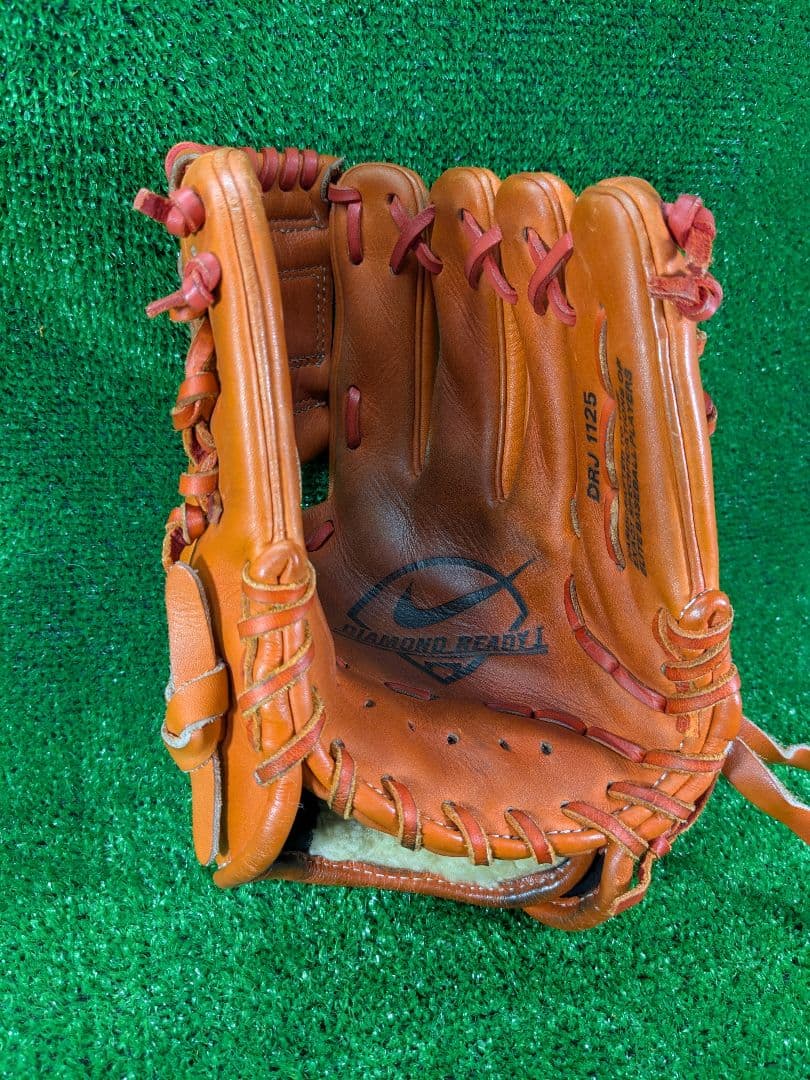 い*る様 ナイキ　軟式　オールラウンド用　ダイヤモンドレディＪ