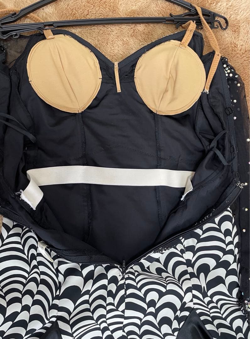 社交ダンス　ドレス　ストーン　ビジュー　黒　白　ゼブラ　Ｌサイズ