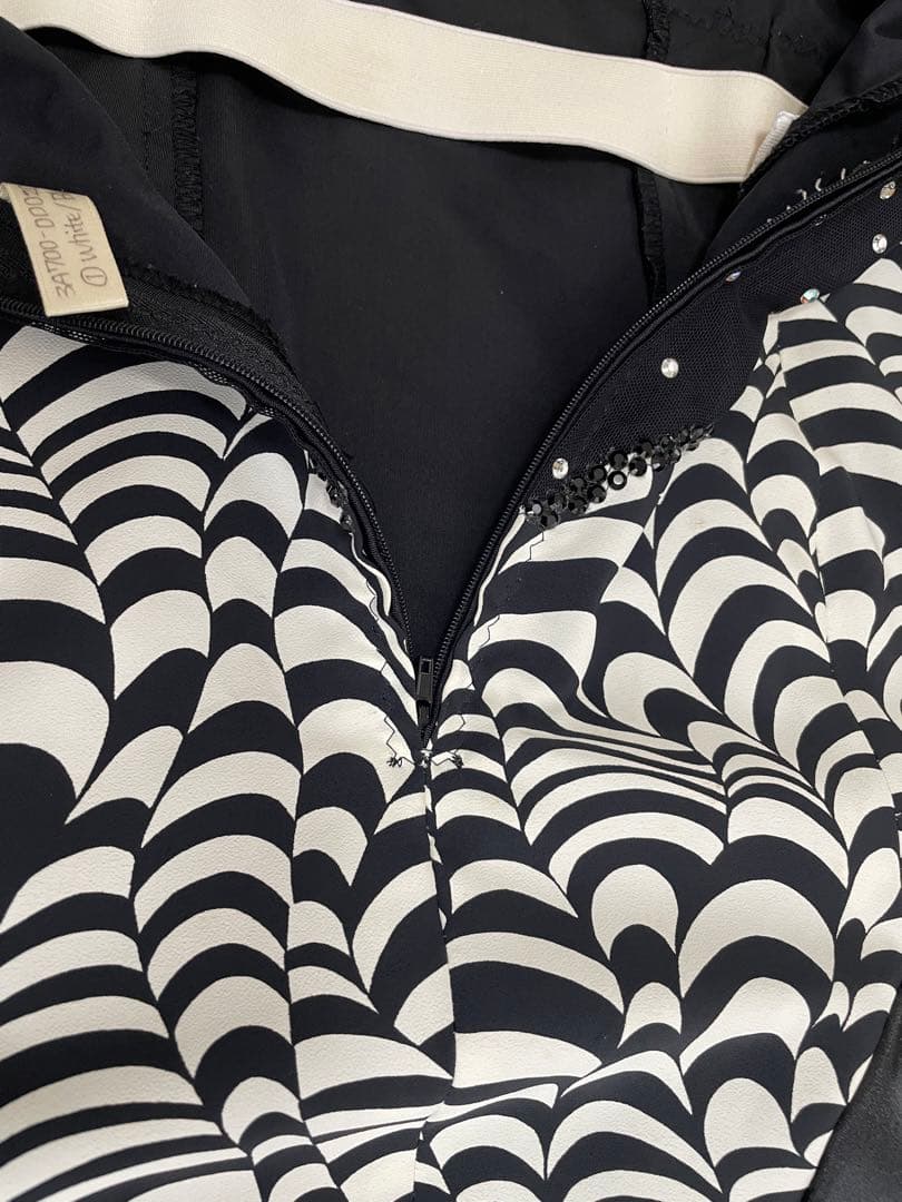 社交ダンス　ドレス　ストーン　ビジュー　黒　白　ゼブラ　Ｌサイズ