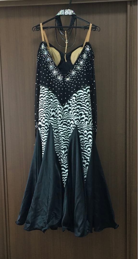 社交ダンス　ドレス　ストーン　ビジュー　黒　白　ゼブラ　Ｌサイズ