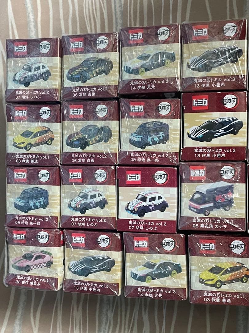 トミカ 鬼滅の刃シリーズのミニカー、合計35台セットです。