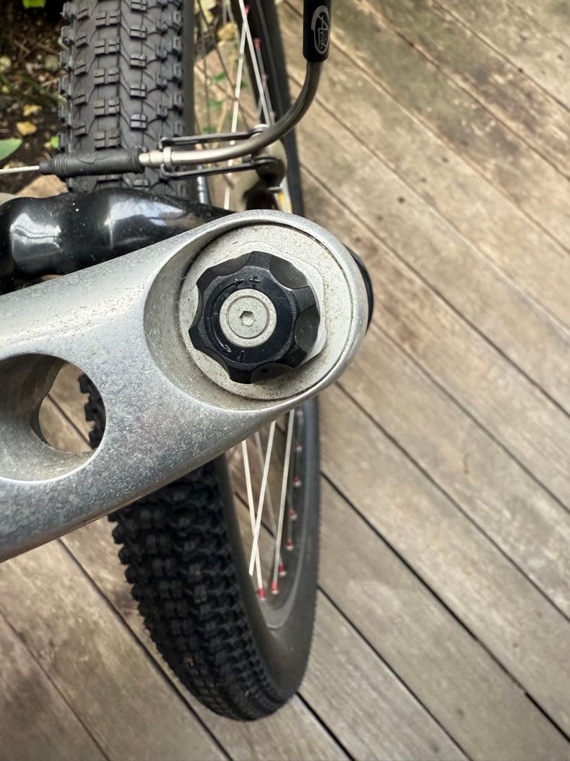 カナダ製　ロッキーマウンテンバイク ブリザードST3　タイヤ新品