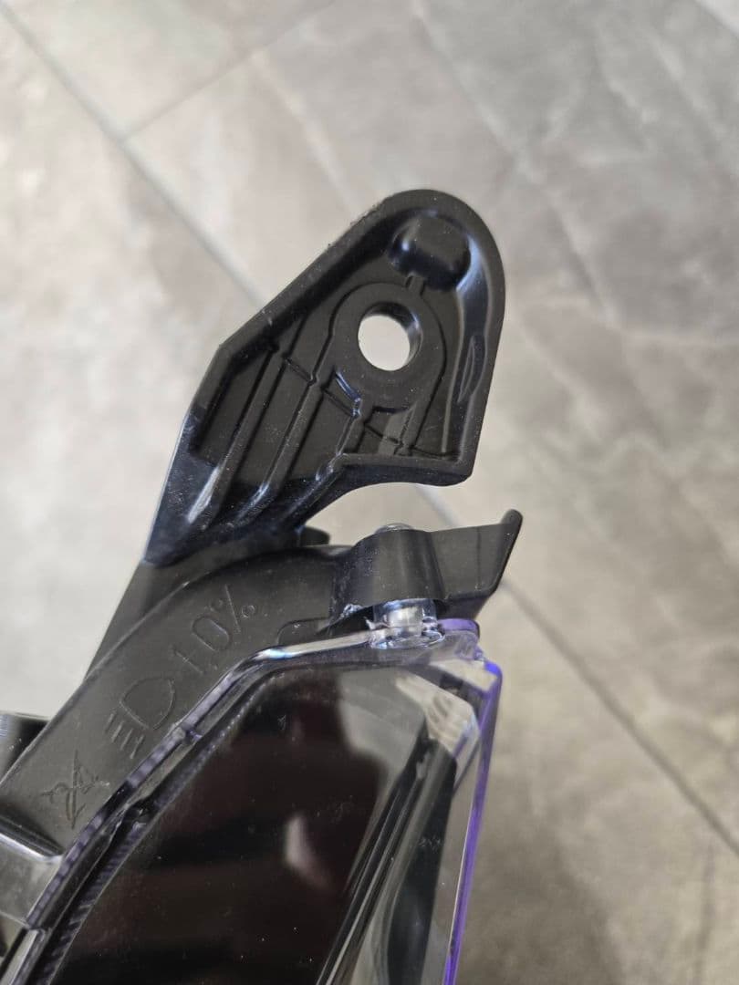 トヨタ　90系ノア　LED　ヘッドライト