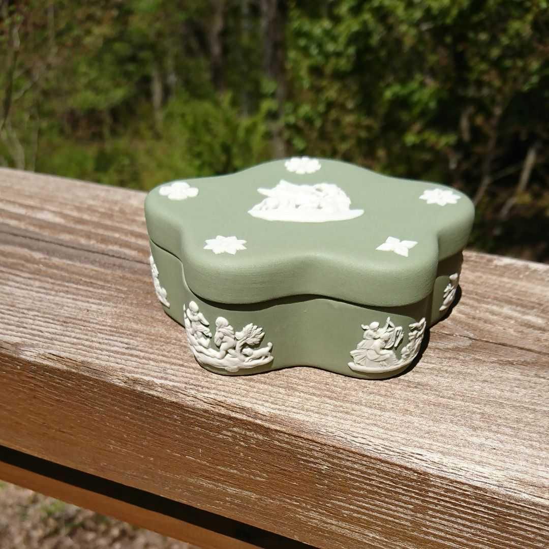 ウェッジウッド　 ジャスパー星型 小物入れ