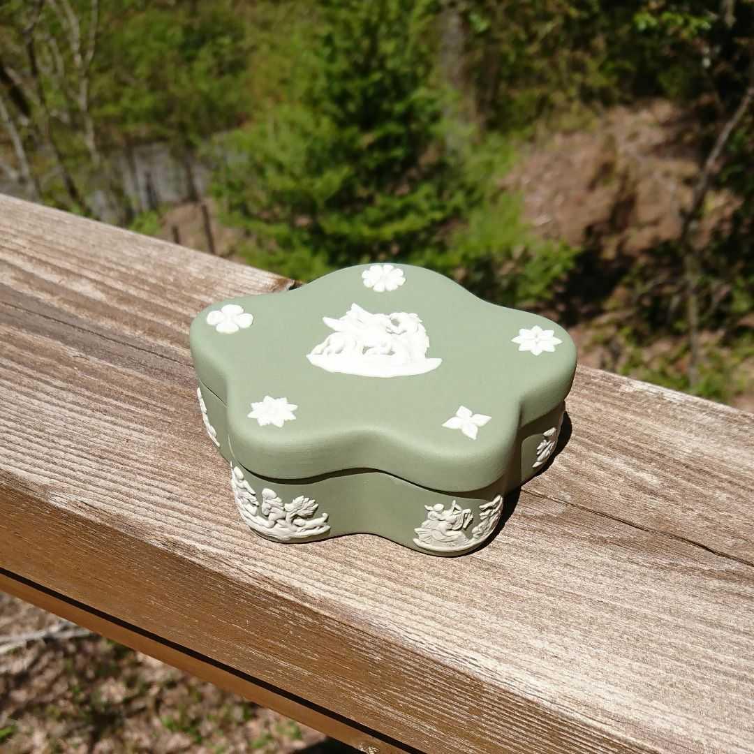 ウェッジウッド　 ジャスパー星型 小物入れ