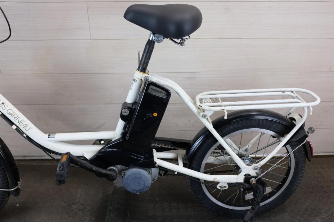 LOUIS GARNEAU　18インチ　3段　8.9Ah（5点灯）充電器あり