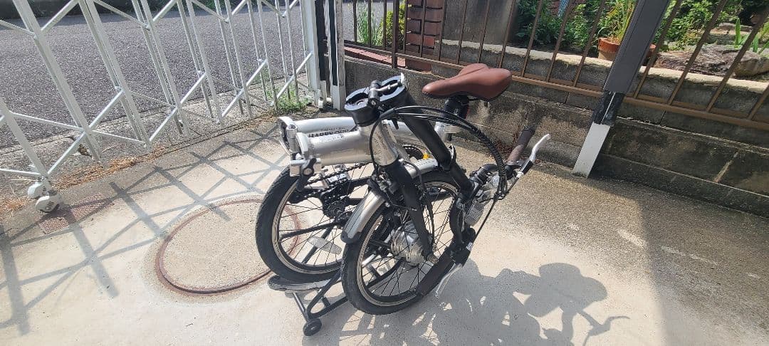 W*h様 ハリークイーン 折りたたみ式 自転車 ジャンク品