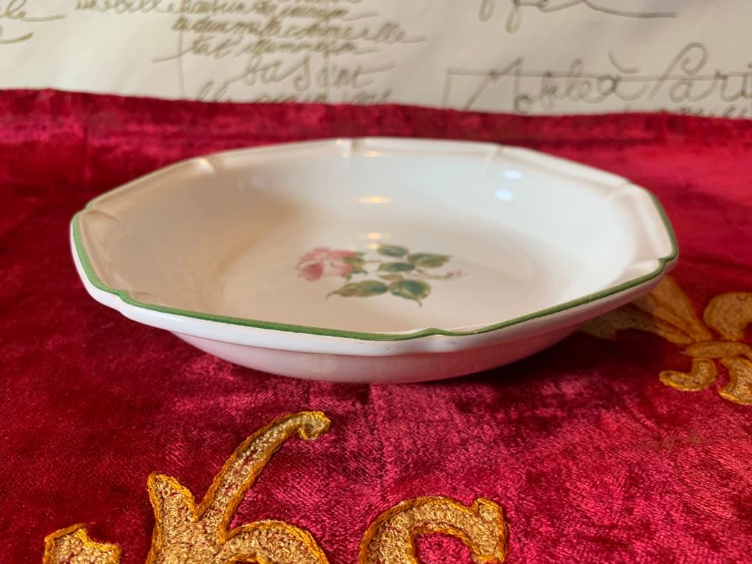 Gine ジアン ビンテージ　未使用品のピンクのバラが素敵なボール2枚セット！