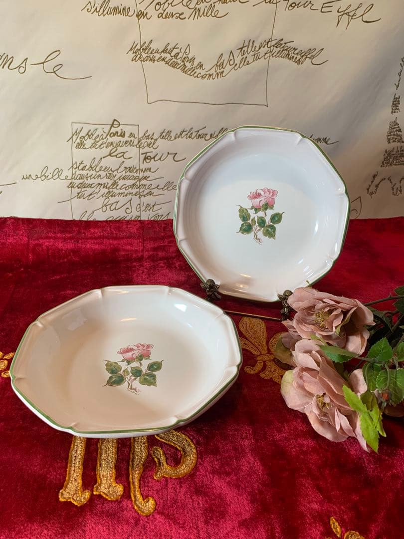 Gine ジアン ビンテージ　未使用品のピンクのバラが素敵なボール2枚セット！