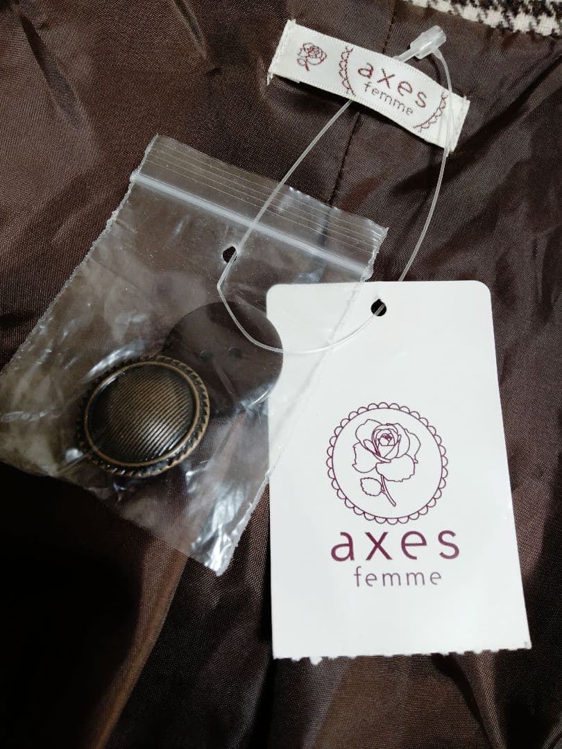 新品タグ付 axes femme アクシーズファム 連釦ケープコート千鳥格子