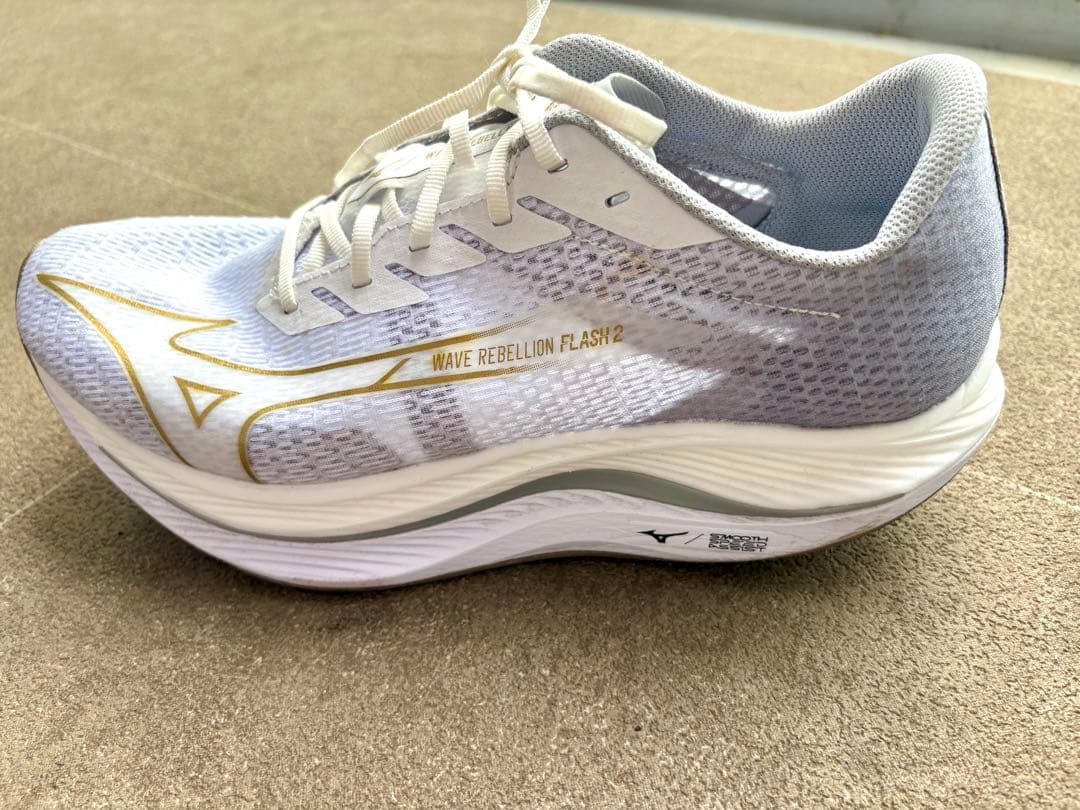 ミズノMizuno ウェーブリベリオンフラッシュ2 ランニングシューズ　28cm