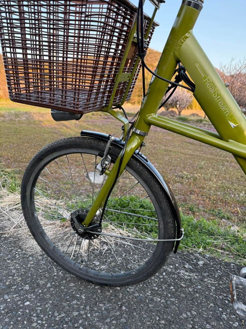 オリーブグリーン 電動アシスト自転車 前カゴ付き