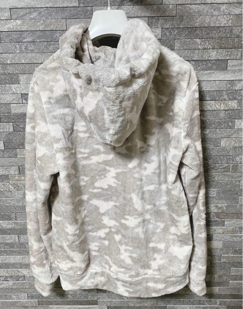 即購入可！！ 正規品 マークアンドロナ カモフラ ボアパーカー★