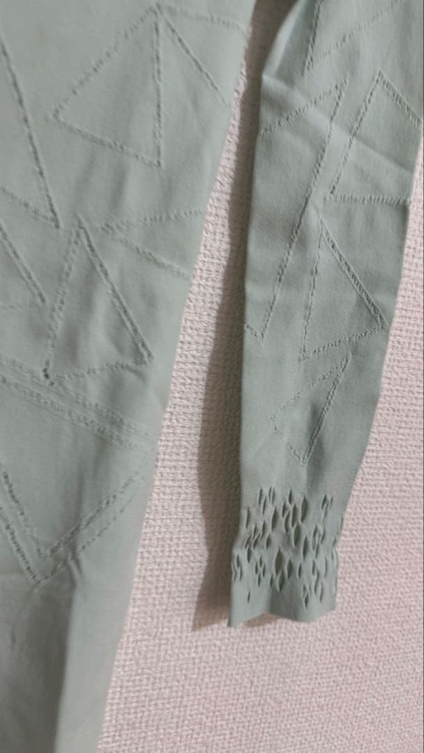 新品　dance sport ノーソーイングニット　緑　春　バレエ　ピラティス