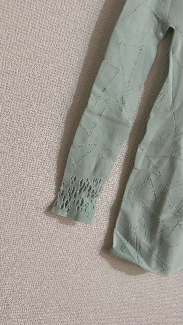 新品　dance sport ノーソーイングニット　緑　春　バレエ　ピラティス