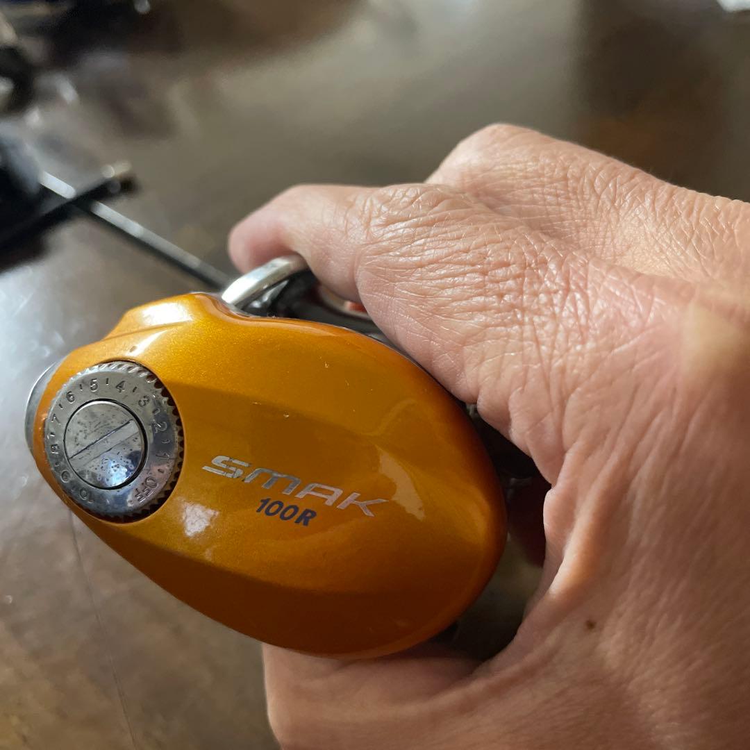 Daiwa SMAX 100R リール オレンジ