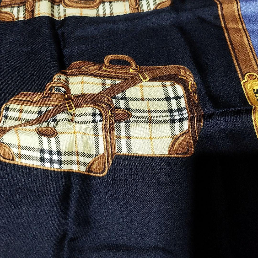 極美品　Burberrys 大判シルクスカーフ　バッグ柄　※ブランドタグ欠品