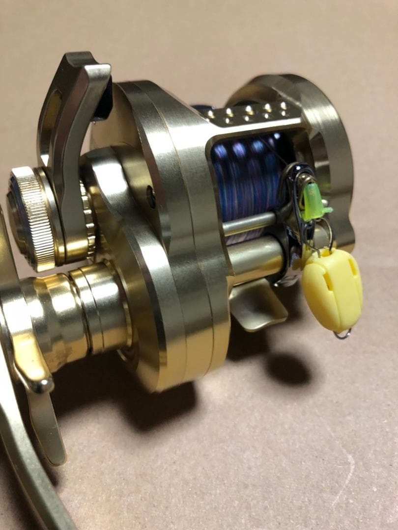 新品同様　シマノ ’23 オシアコンクエスト200HG　右ハンドル