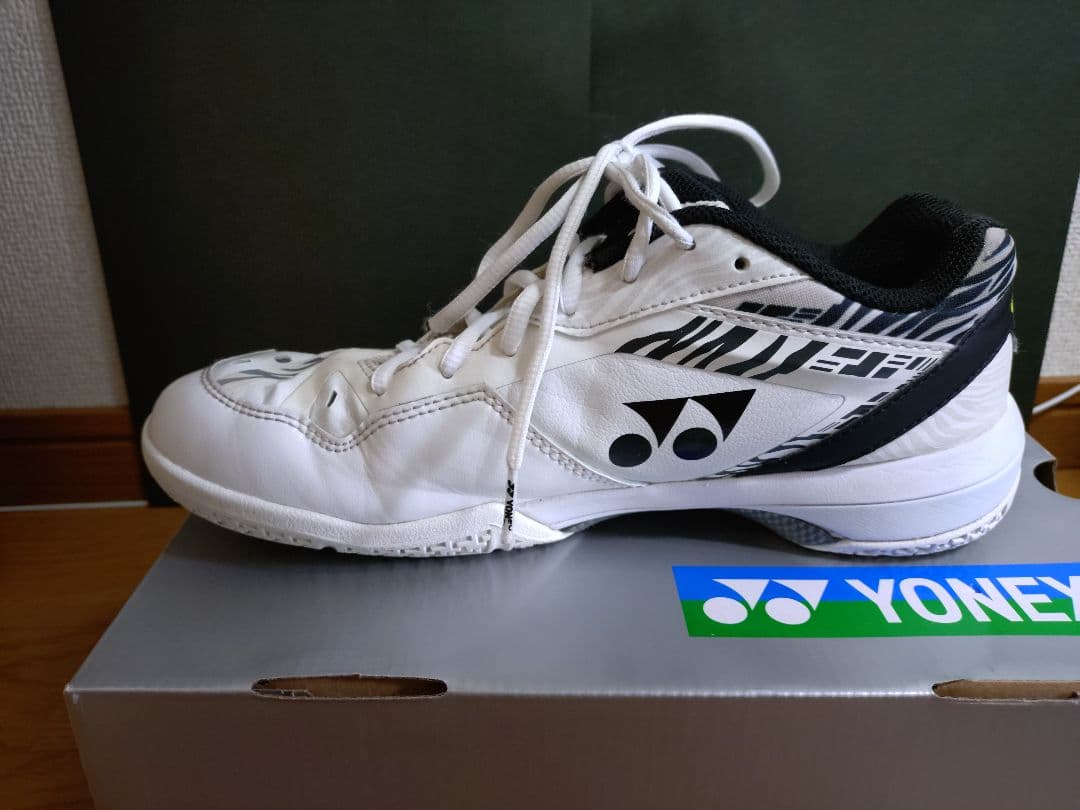 YONEXバドミントンシューズ　26センチ 桃田賢斗専用モデル