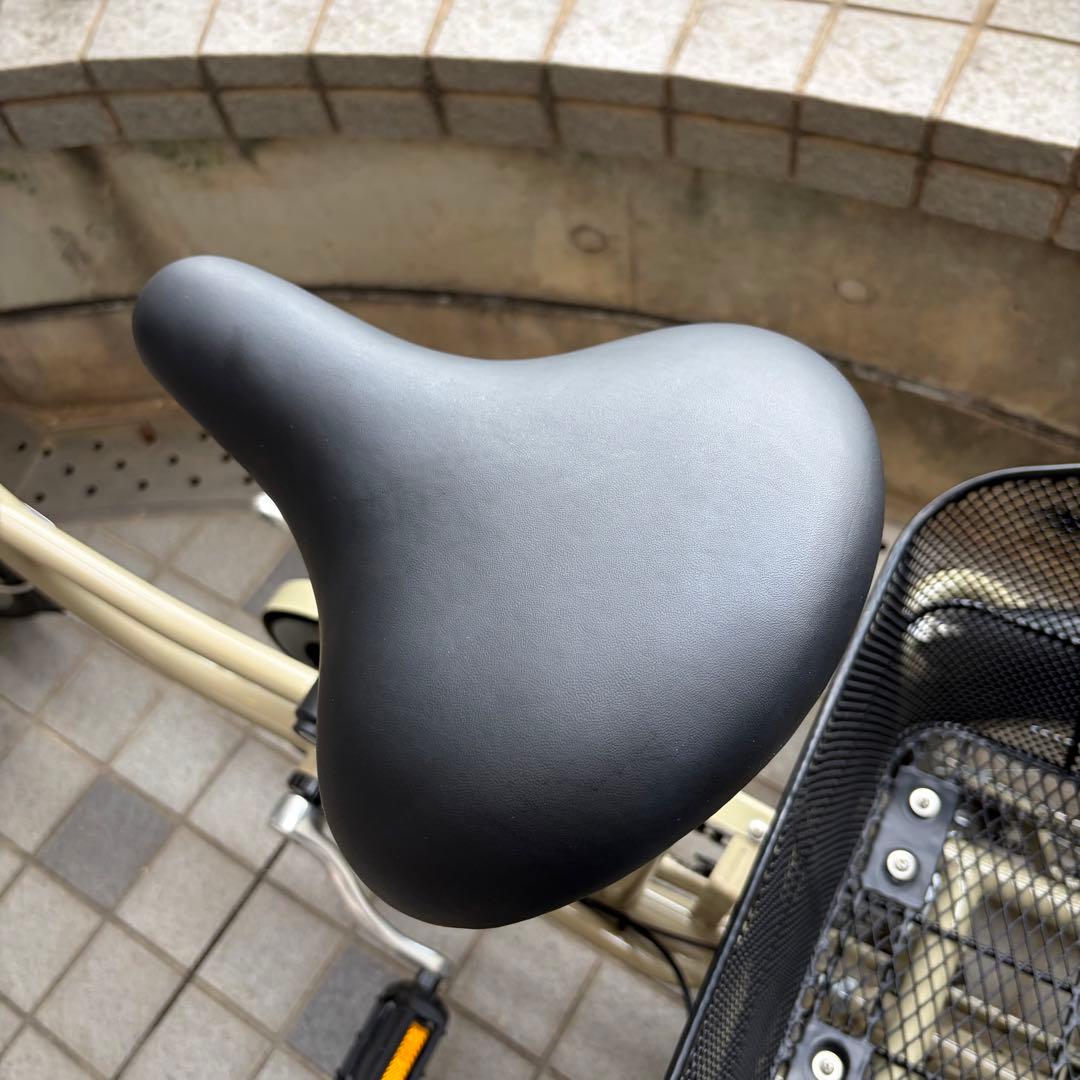 未使用　試乗のみ　ノーパンクタイヤ　電動 アシスト 三輪自転車　ベージュ
