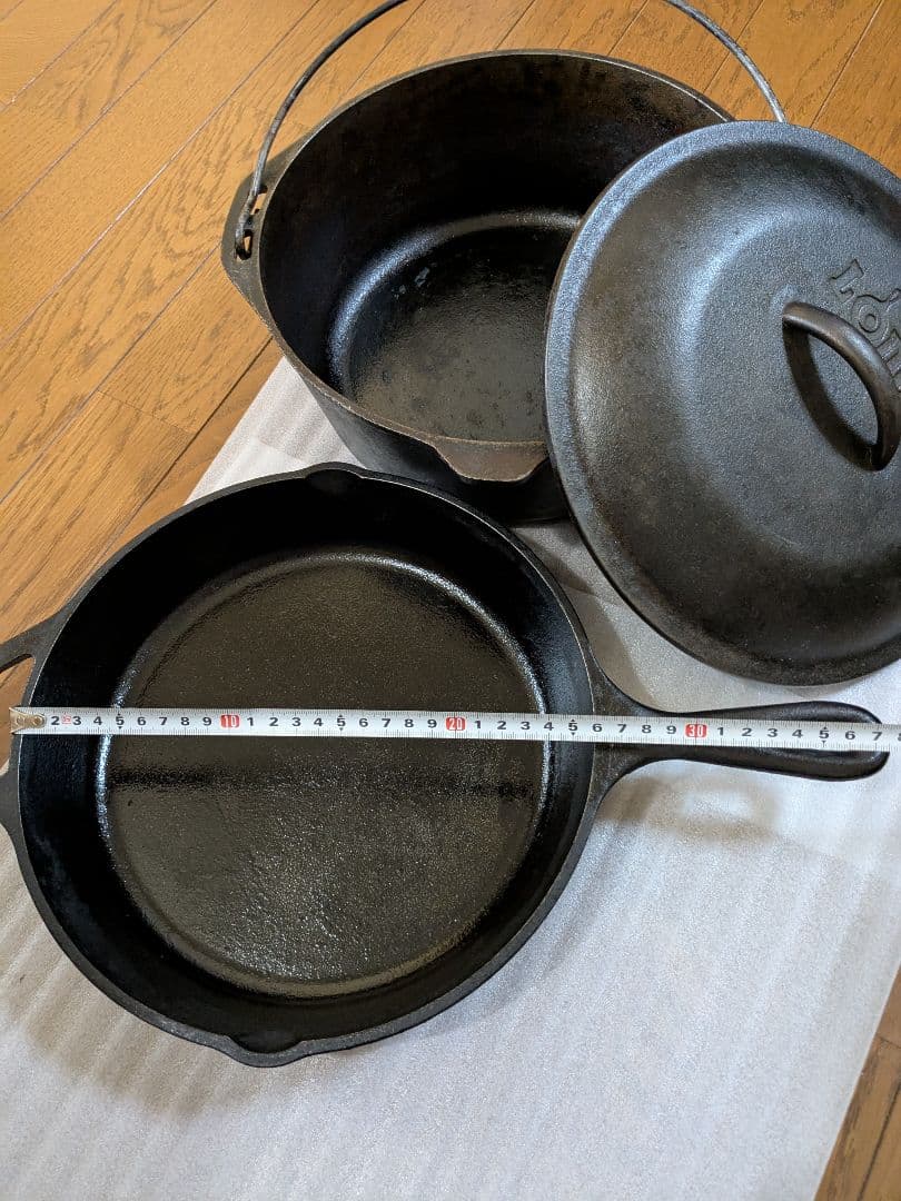 LODGE ダッチオーブン ・スキレット（10 1/4インチ）とグローブのセット