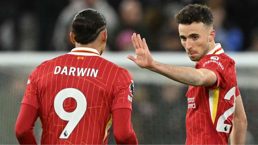 リバプールDARWINヌニェス9番 直筆サイン入ユニフォーム【鑑定書/額装付き】