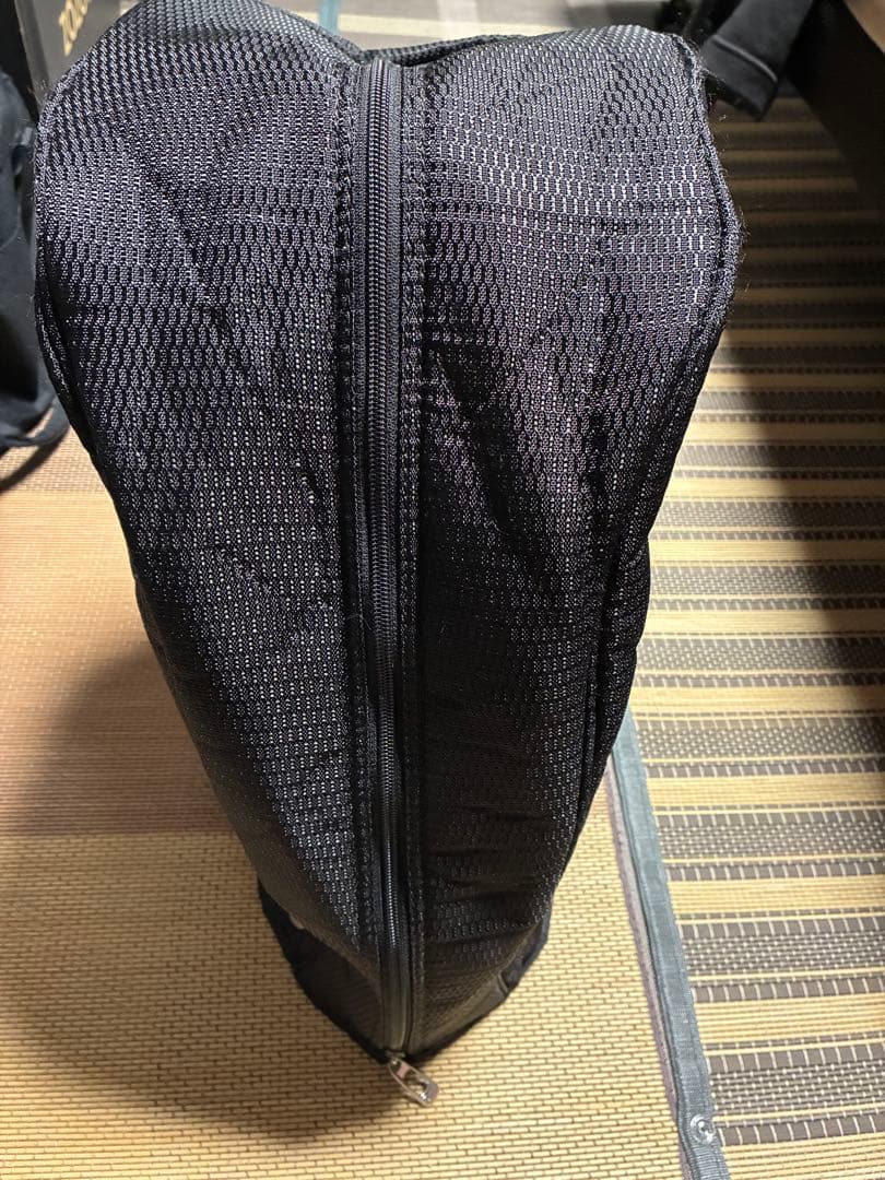 NIKEキャディバッグ　インパクト大のブラック！