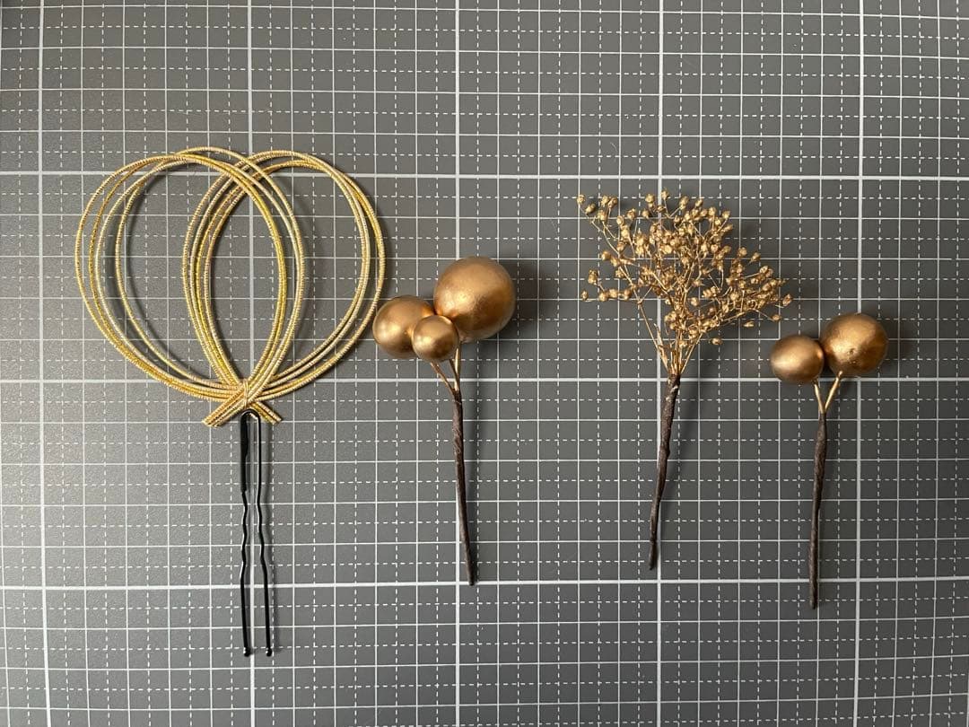 つまみ細工 髪飾り 成人式 卒業式 前撮り 赤黒金 【275】＋②⑤⑥AI