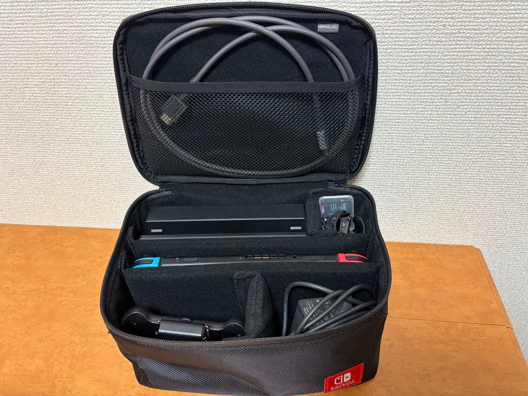 Nintendo Switch 本体 Joy-Con付き　SDカード付き　箱なし