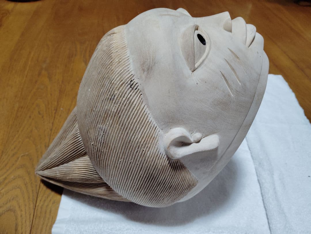 ベナン出身彫刻師　手作りの木製御面　アフリカ彫刻　現代アーティスト　美品　芸術品