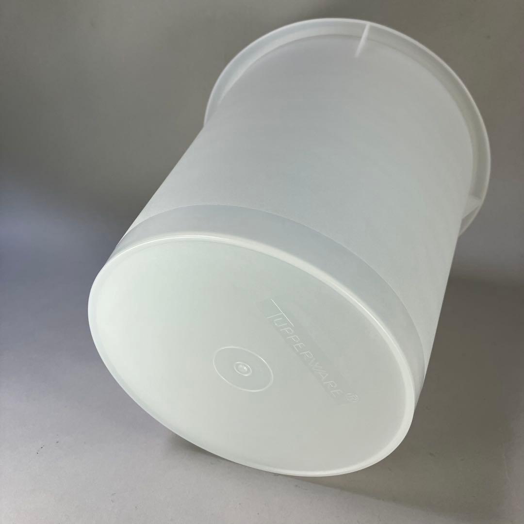 su◆ タッパーウェア ジャイアント ８．８L ハンドル付き＋ピッチャー