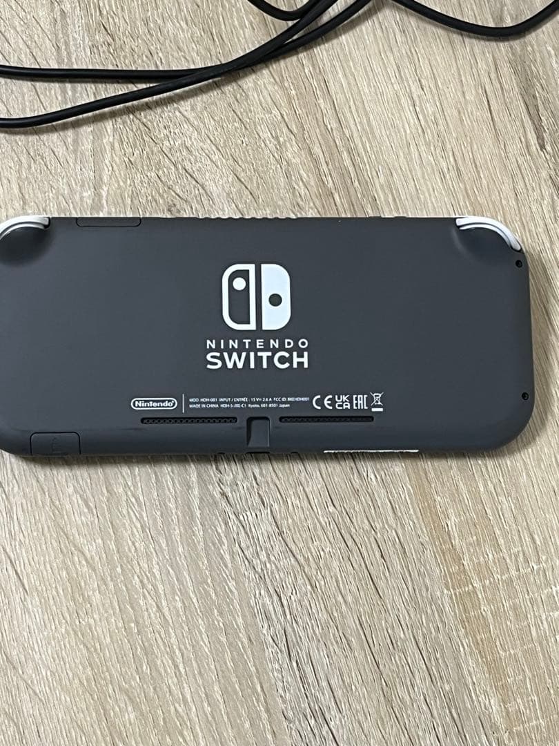 Switch Light どうぶつの森orスプラトゥーン3
