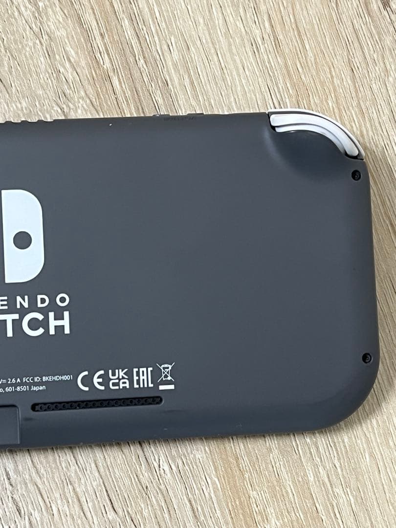 Switch Light どうぶつの森orスプラトゥーン3