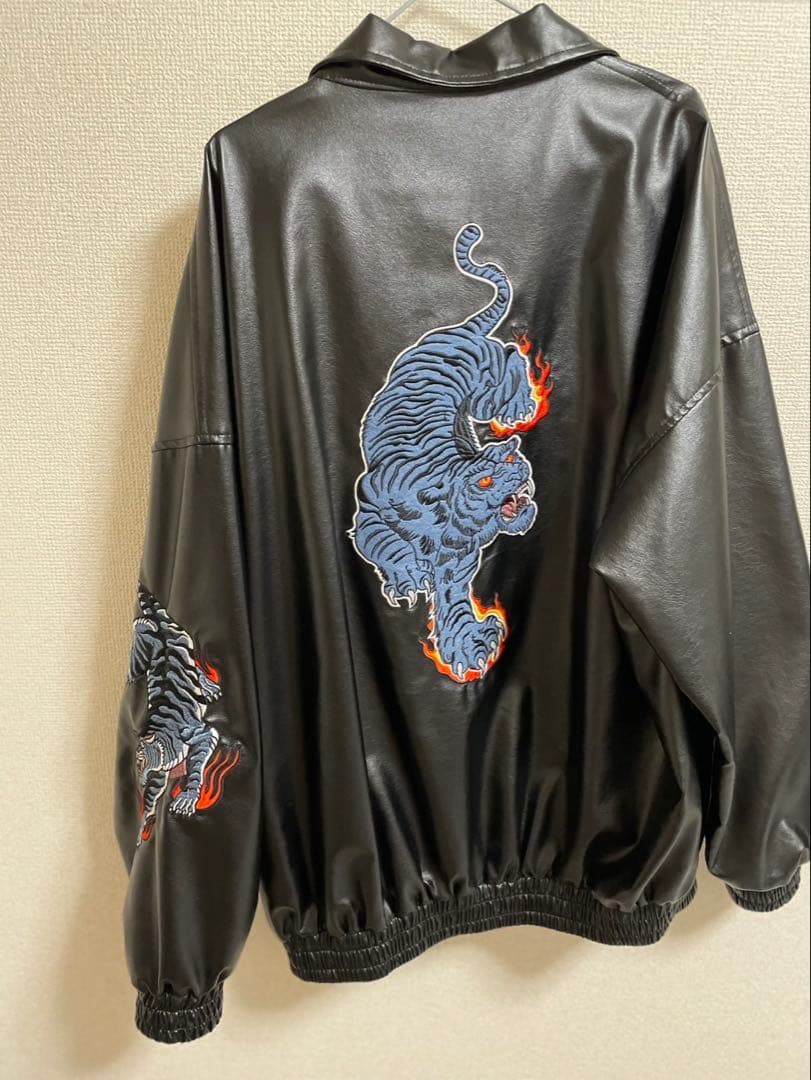 チュウカタベタイ　タイガー　レザージャケット　XLサイズ　美品