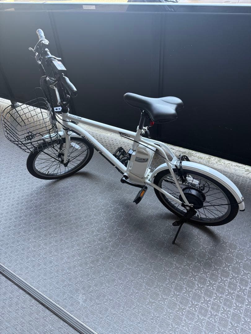 限定地域格安お届け！DASK206 オシャレ電動アシスト自転車 白 新品同様☆