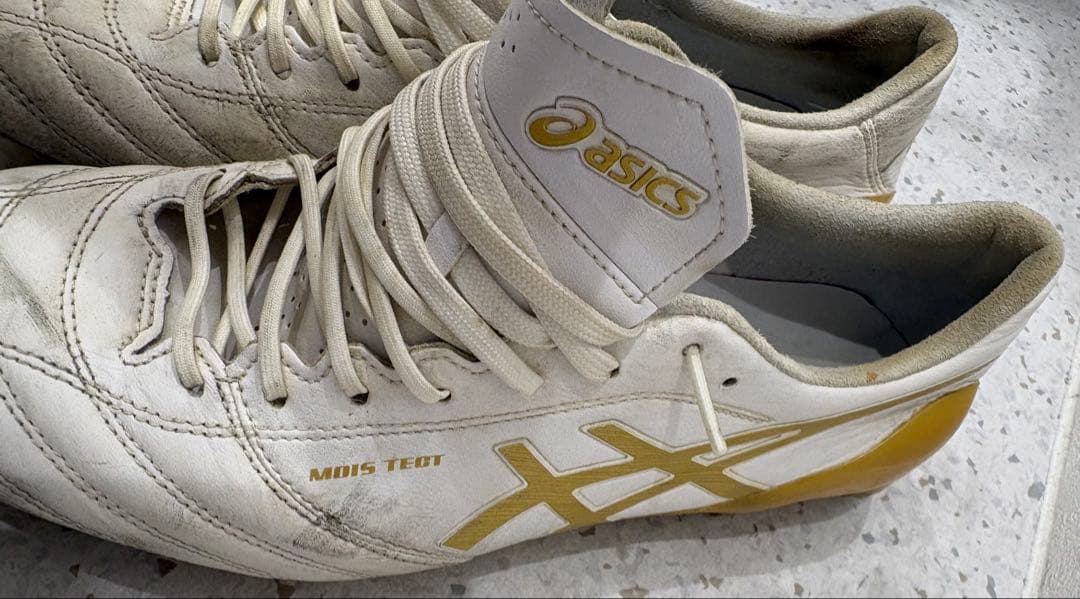 ASICS サッカーシューズ 26.5cm ホワイト/ゴールド