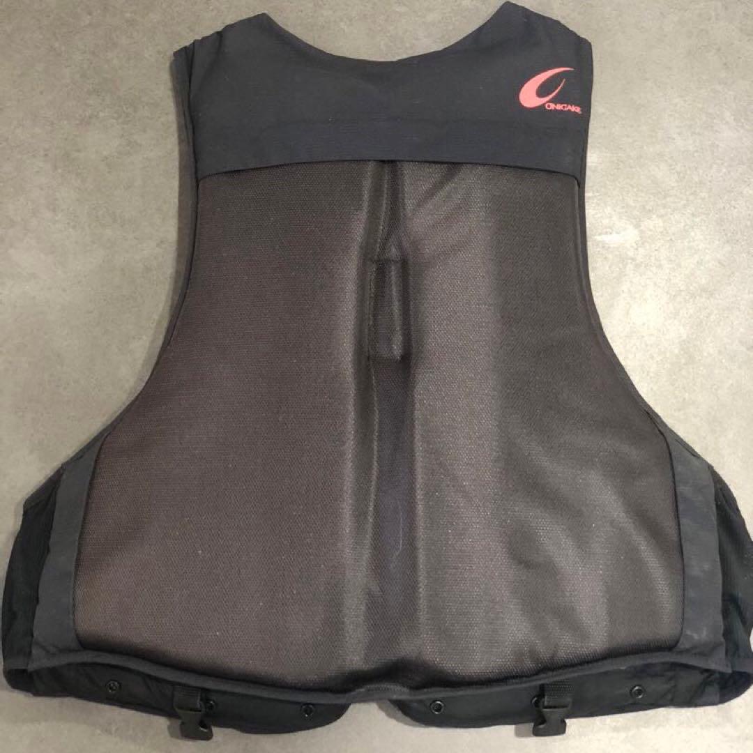 ONIGAKE ライフジャケット ブラック/レッド