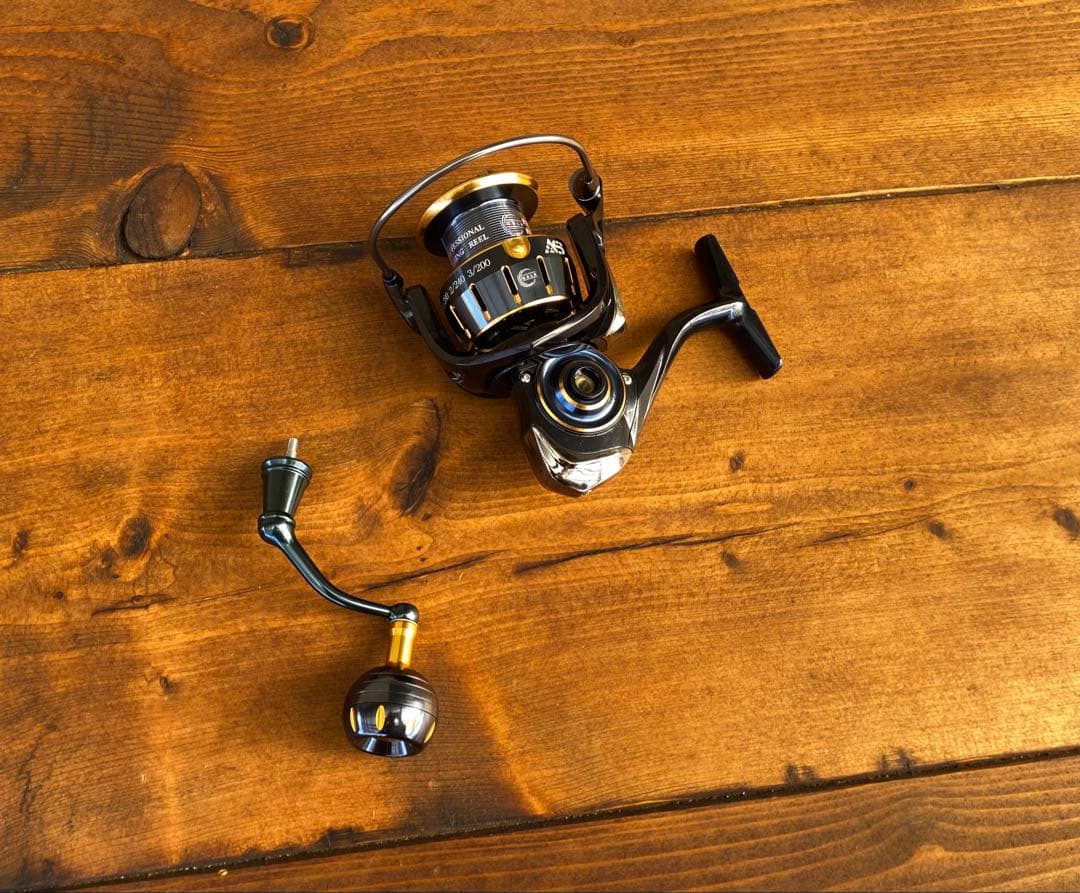 スピニングリール　5000番　ショアジギング　ねじ込み式パワーハンドル　サーフ