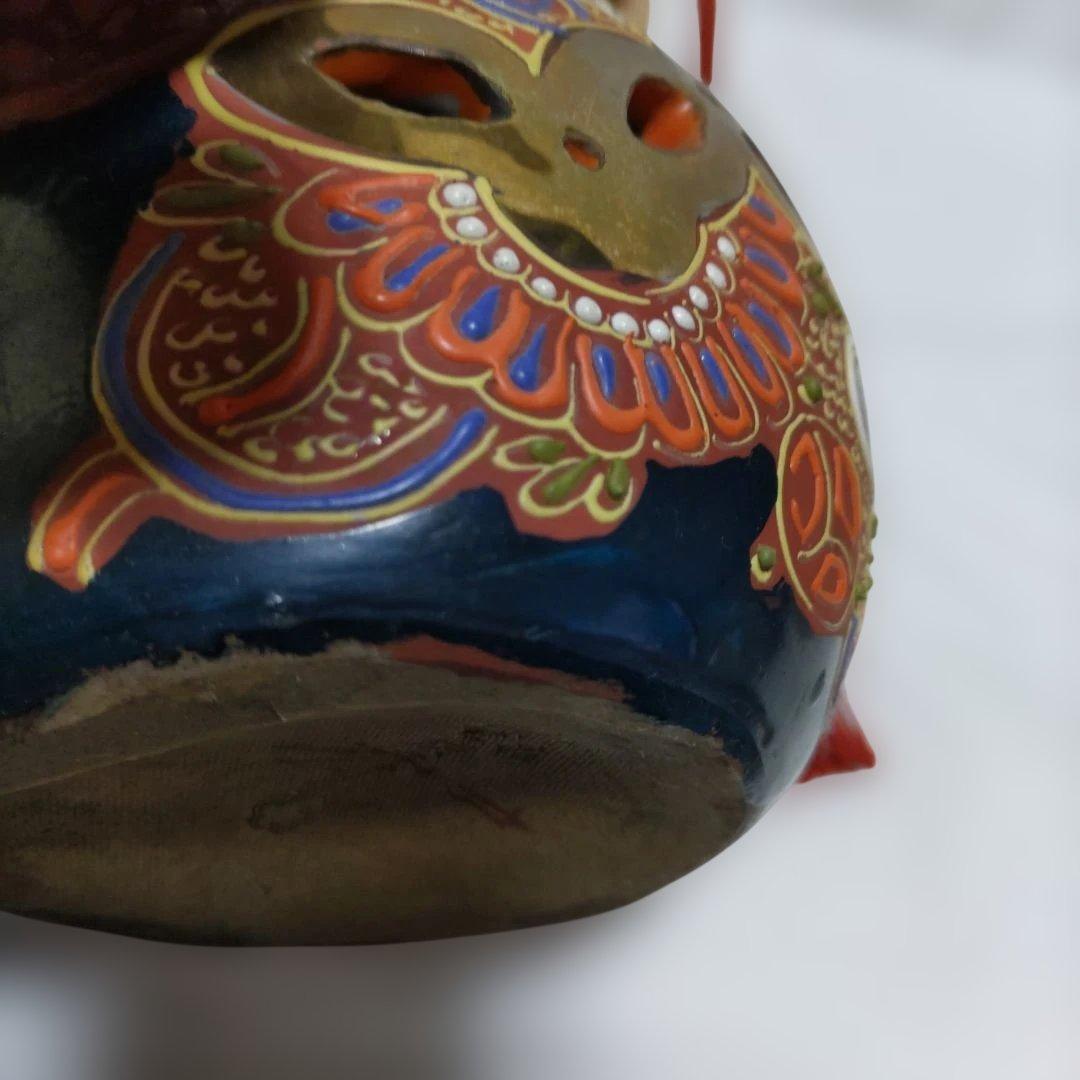 九谷焼　剣獅子８号　房付き 刀をくわえた獅子が玉に乗った