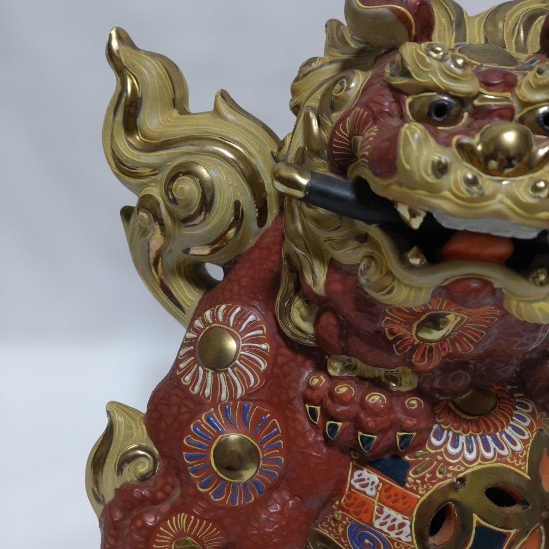 九谷焼　剣獅子８号　房付き 刀をくわえた獅子が玉に乗った