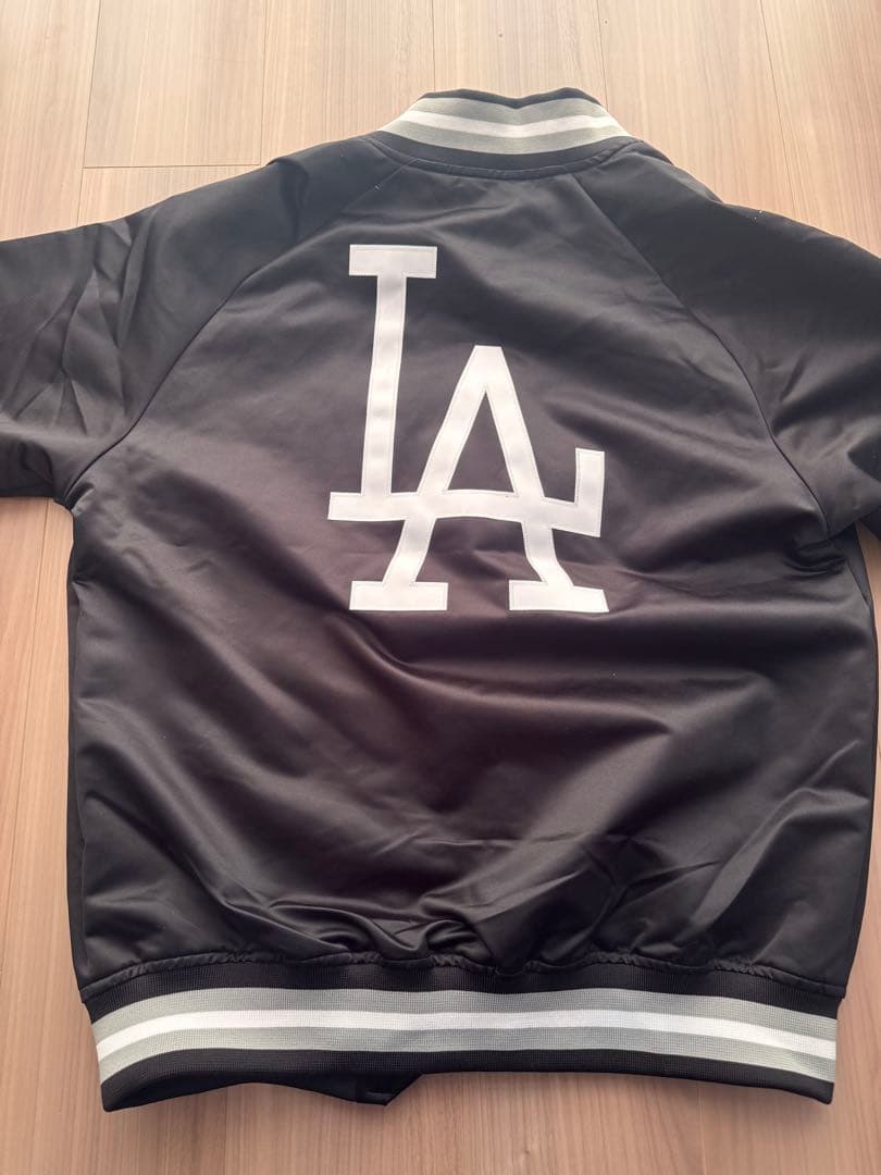 ロサンゼルス・ドジャース ブラックジャケット