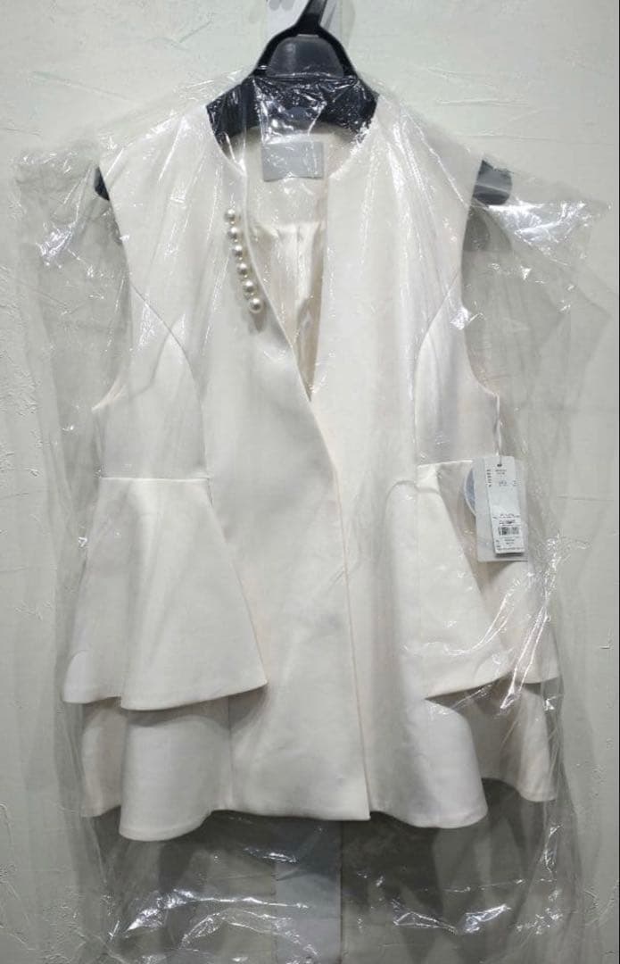 【完売品】CELFORD ペプラムパールジレ&アシメラッフルブラウス2点セット