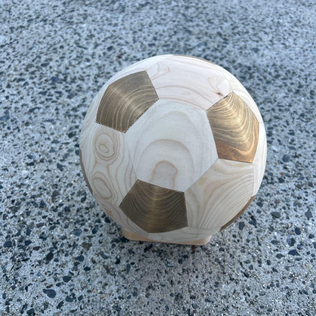 完全手作り　木製サッカーボール