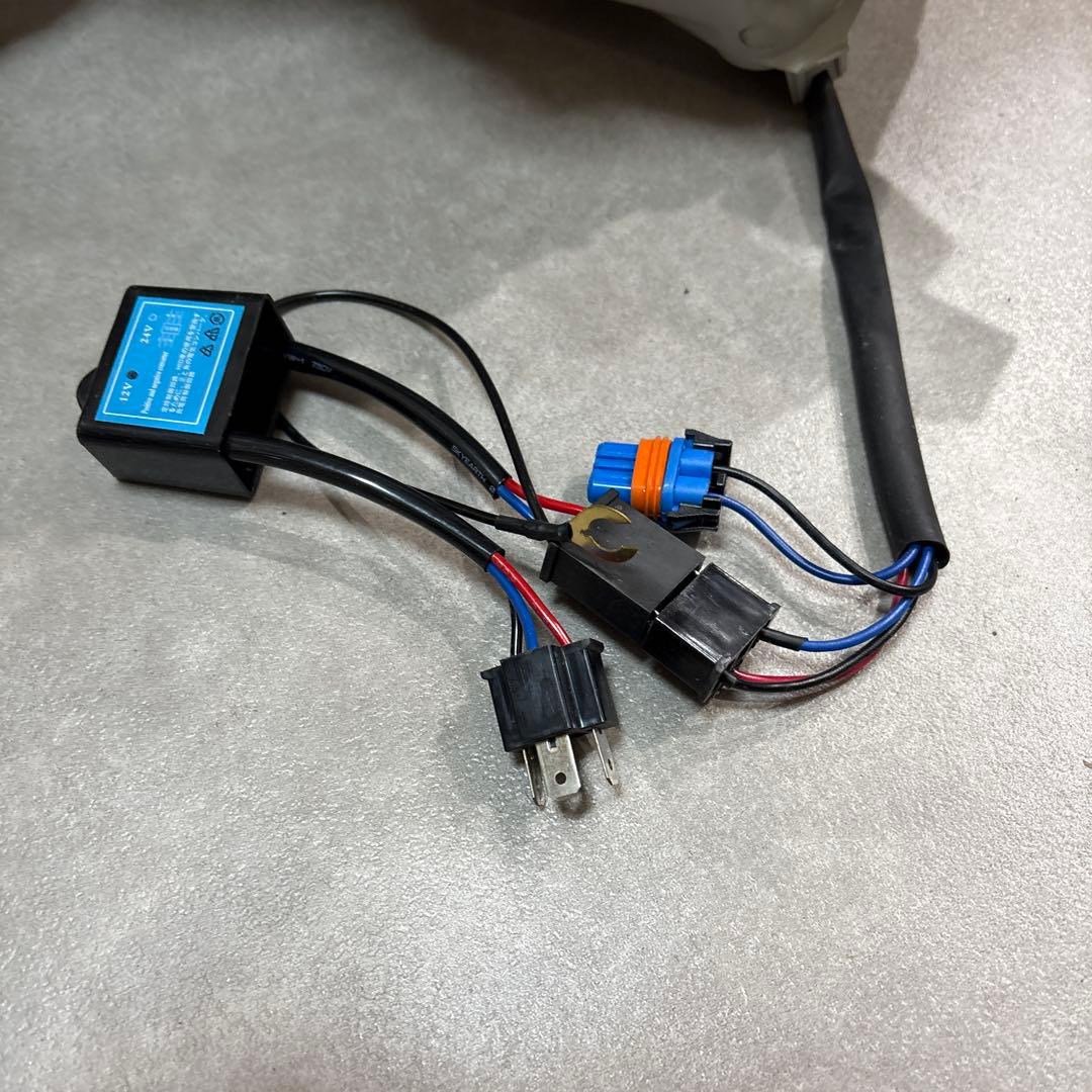 新品未使用 純正タイプ　ハイエースLEDヘッドライト 左右セット 社外品